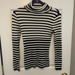 EUC twenty one black and white tripes ribbed fitting turtleneck sweater
